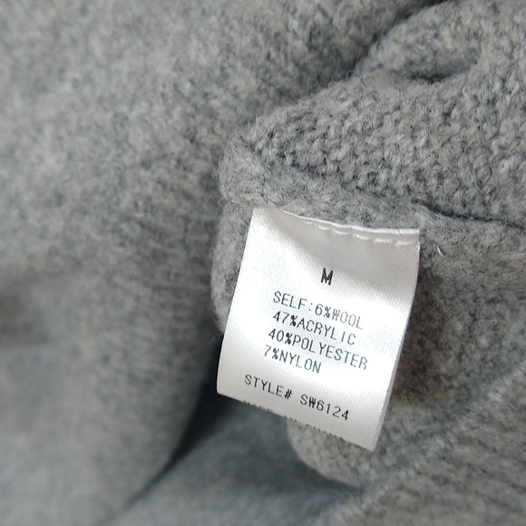 NWT, See & Be Seen Gray and Blue Geometric Sweater - Picture 4 of 6